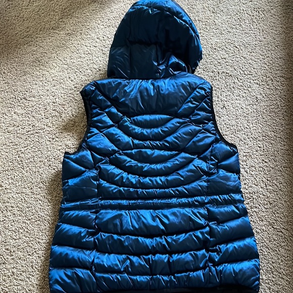 Vest - Picture 4 of 6